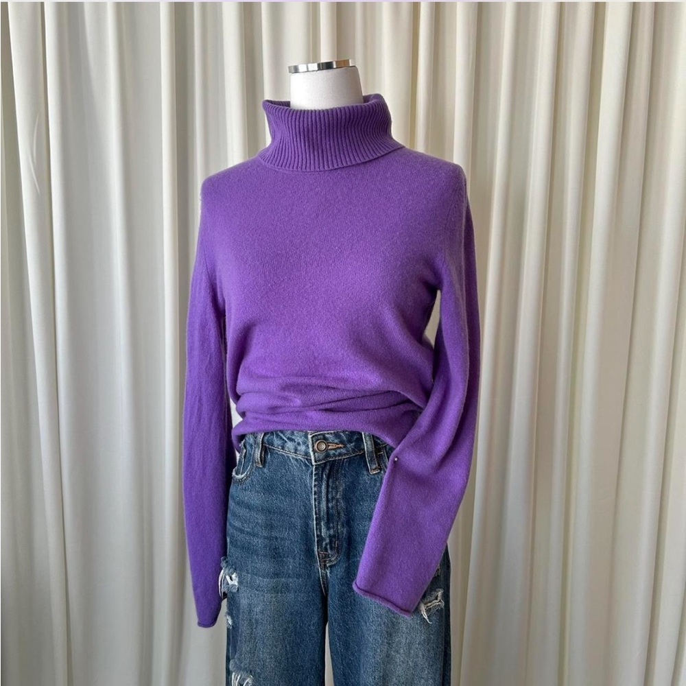 Vintage Lord & Taylor 100% Cashmere Turtle Neck in Purple size Large. - Picture 4 of 7